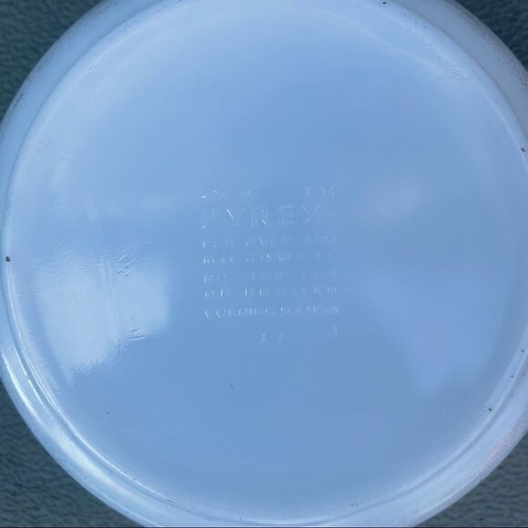 Vintage Pyrex Colonial Mist White and Blue 474-B 1.5L Casserole Dish - Picture 6 of 6